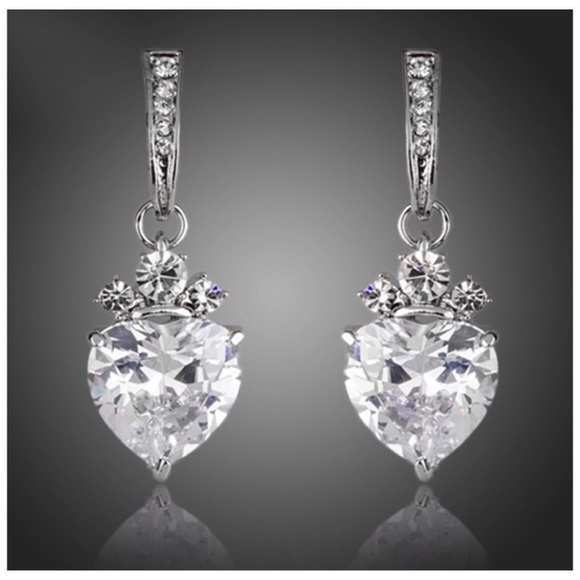 SALE 💙LOVISA EARRINGS WITH SWAROVSKI STONES - Picture 1 of 5